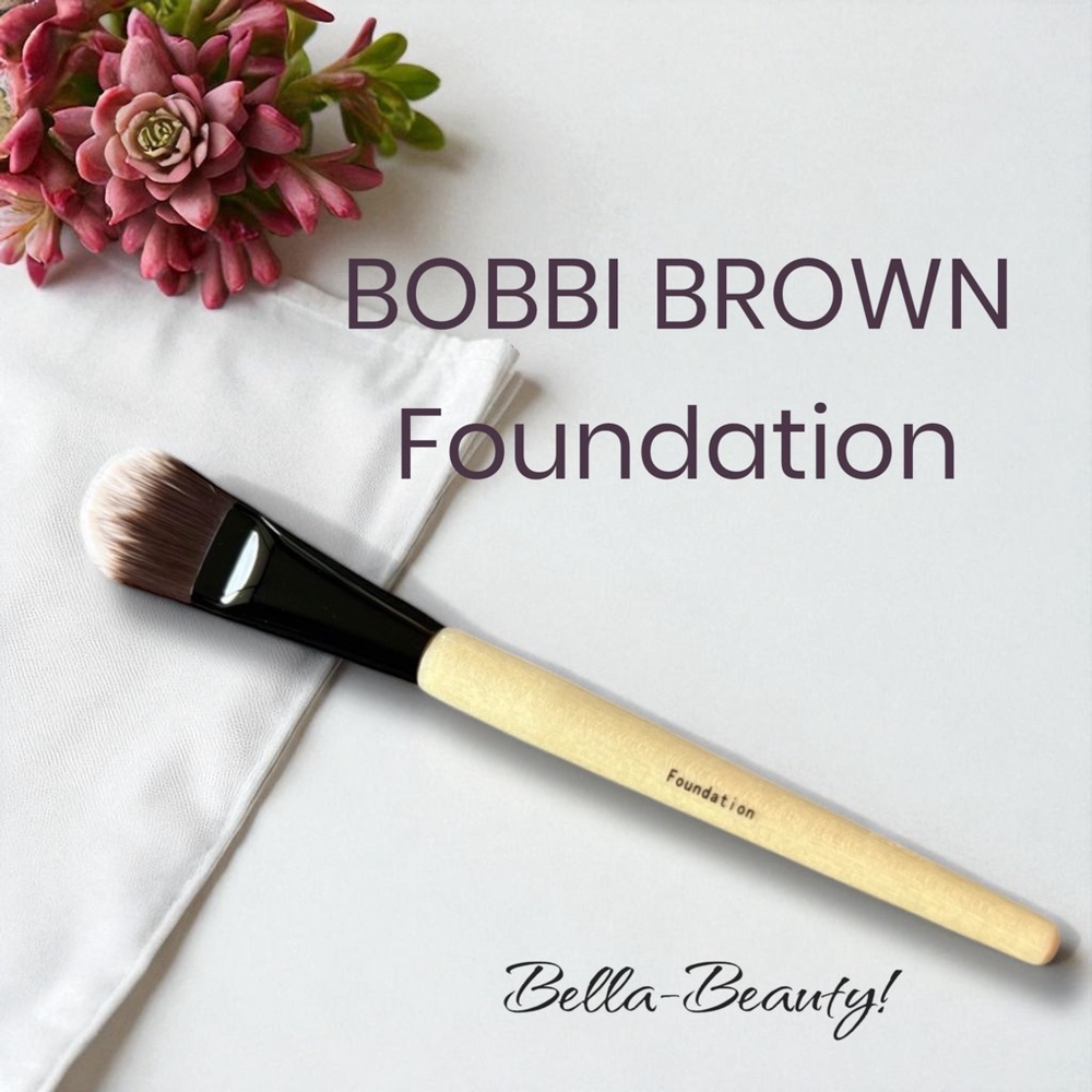 Bobbi Brown Foundation Brush  ~New~ - Picture 2 of 11